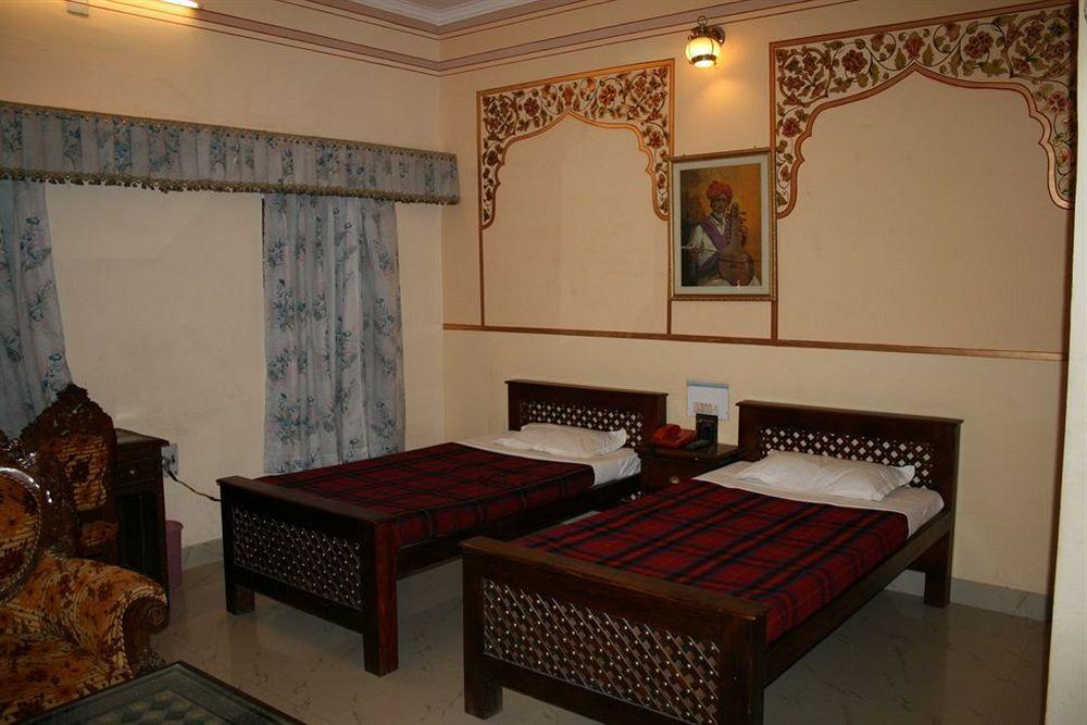Hotel Sagar Биканер Екстериор снимка