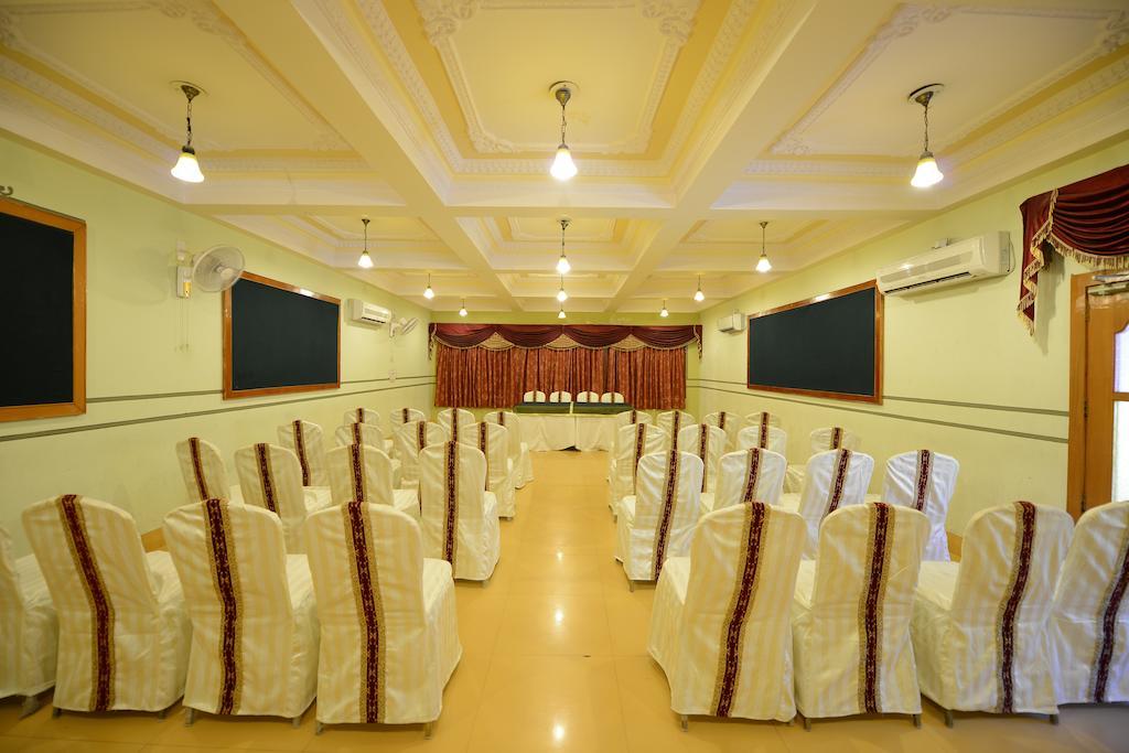 Hotel Sagar Биканер Екстериор снимка